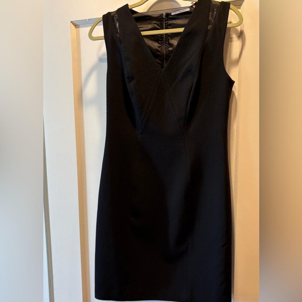Tahari Elegant Black Sleeveless Dress